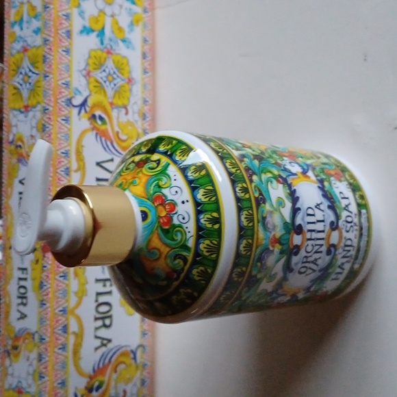 Villa Flora Orchid Vanilla handsoap - Picture 3 of 3